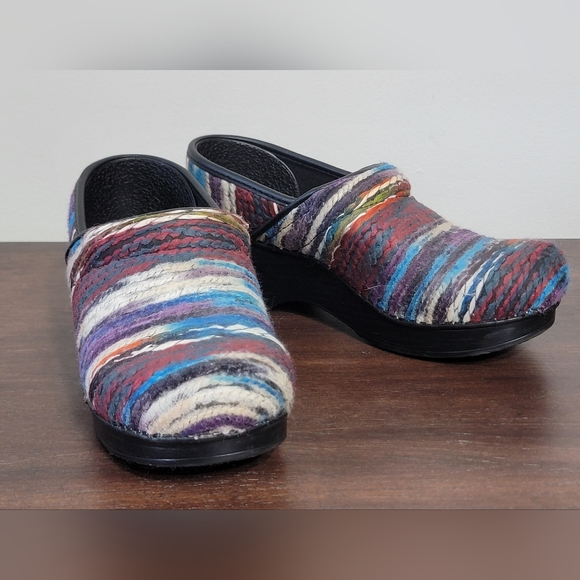 🤩Host Pick❤️NWOT DANSKO Multi-colored Yarn Rope Stripe Clogs Women's Sz 6 - Picture 2 of 11